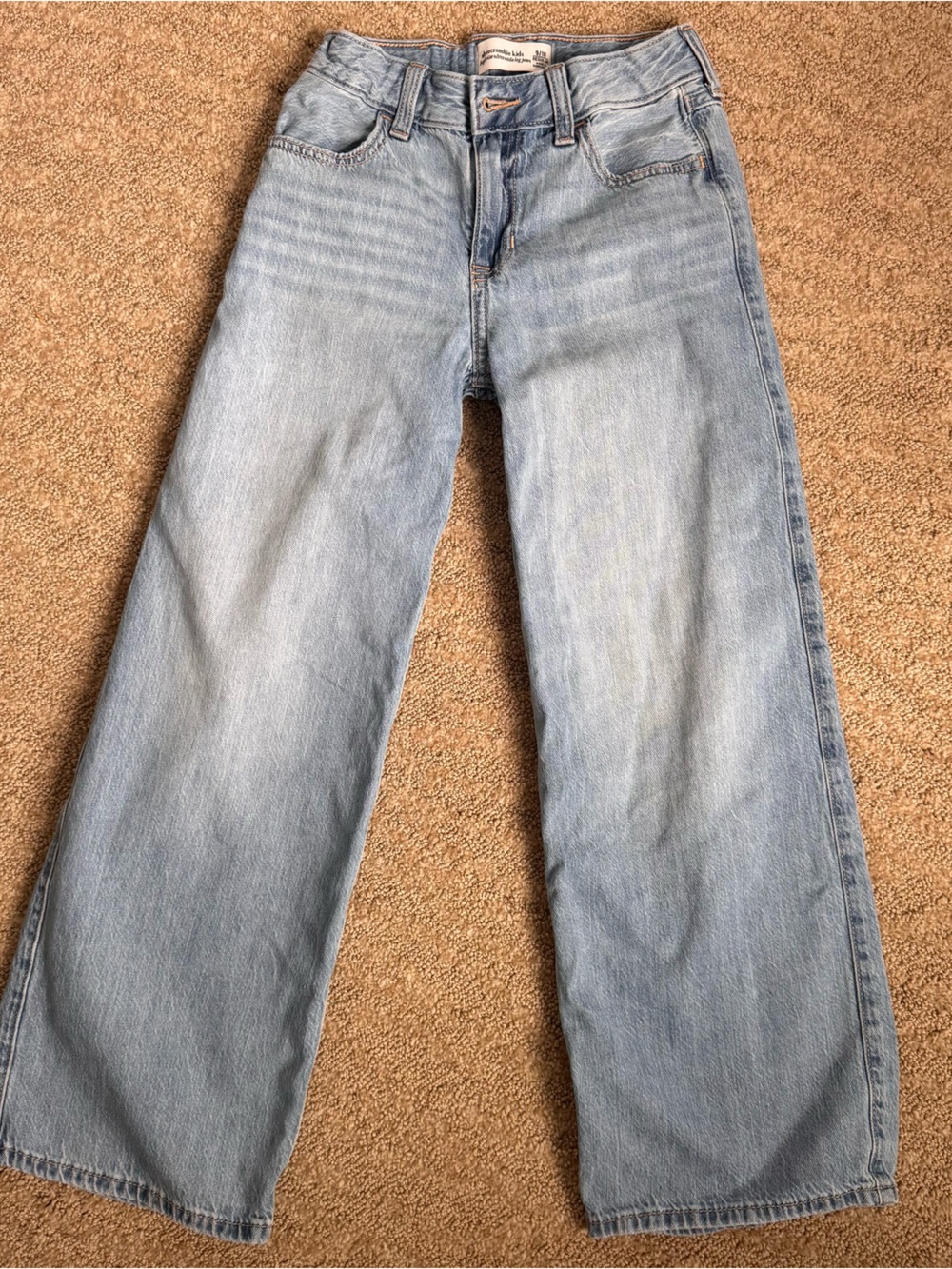Abercrombie Kids High Rise Ultra Wide Leg Jeans 9/10 reg. Light wash